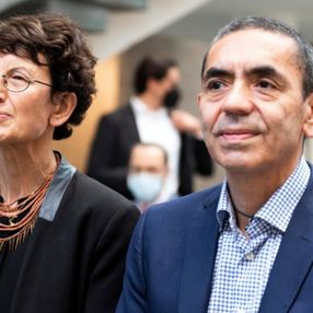 BioNTech kurucuları Özlem Türeci ve Uğur Şahin'e bir ödül daha