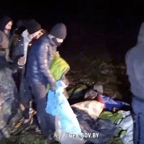 Belarus-Litvanya sınırındaki göçmenlere köpekle müdahale ediliyor