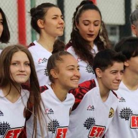 Eskişehirspor'da kadın futbol takımı yeniden kuruldu