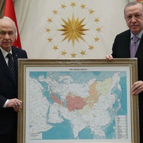Devlet Bahçeli'nin hediye ettiği tabloya Rusya'dan açıklama geldi