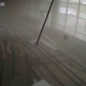 Zonguldak’ta terminalin çatısı çöktü
