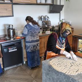 Van'da açılan kafe engelli vatandaşlara istihdam sağladı