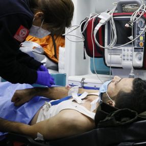 Adana'da sevgililerin tartışması bıçaklı kavgaya dönüştü