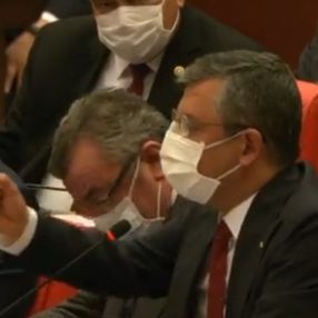 Özgür Özel'den Kemal Kılıçdaroğlu'nun el hareketine açıklama