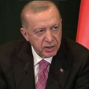 Cumhurbaşkanı Erdoğan'dan 'kazancınız ne' diyen Arnavut gazeteciye yanıt: Biz kardeşiz