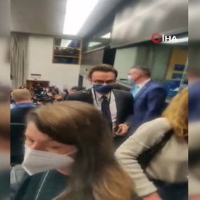 Soru almayan Macron ve AP Başkanı Metsola'ya gazetecilerden tepki