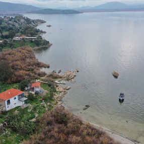 Yağışlar nedeniyle kendine gelen Bafa Gölü'nde bahar manzaraları