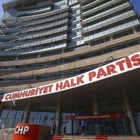 CHP: Cumhurbaşkanına hakaret maddesi TCK'dan kaldırılsın