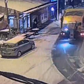 Ekrem İmamoğlu'nun gittiği balıkçının önünde kar aracı görüldü