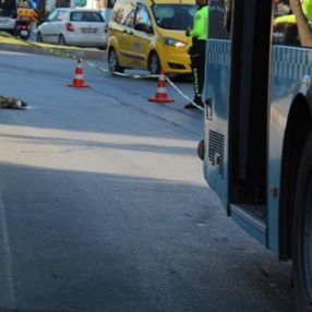 Antalya'da patenli çocuk, tutunduğu otobüsün altında kaldı