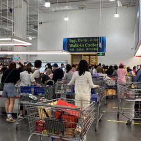 Pekin’de yeni vakalar çıktı, halk marketlere koştu