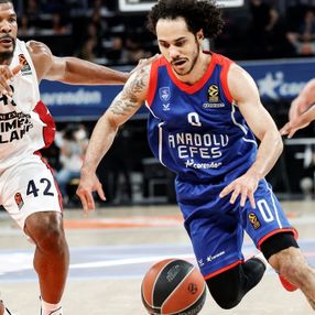 Anadolu Efes EuroLeague'de beşinci kez Dörtlü Final'de