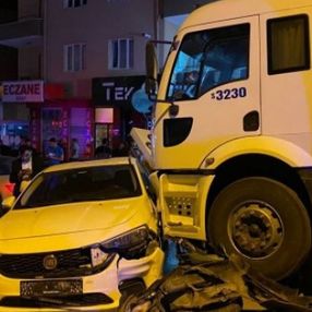 Bursa'da freni boşalan kamyon 9 aracı biçti