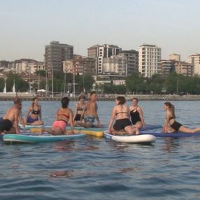 Caddebostan Sahili’nde yoga keyfi