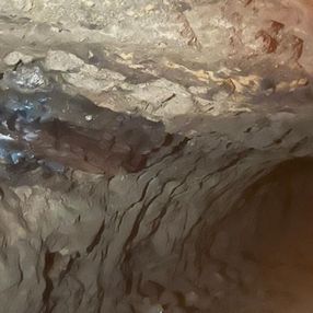 Van'da kaçak kazı yapan defineciler, 2 bin yıllık tarihi yapıyı açığa çıkardı