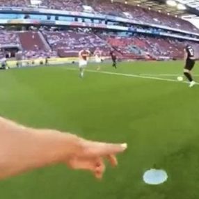 Köln ile Milan arasındaki hazırlık maçında vücut kamerası kullanıldı