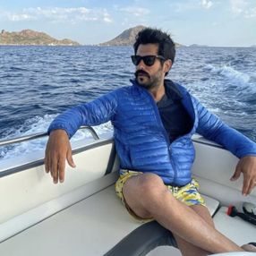 Burak Özçivit’ten tatil pozları
