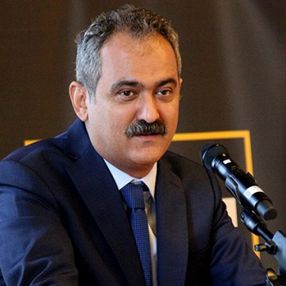 Bakan Mahmut Özer’in kaleminden Türkiye'de Eğitimi Yeniden Düşünmek kitabı