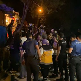 Sarıyer’de kamyon, gecekondunun üzerine uçtu: 4 yaralı