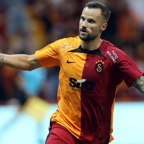 Haris Seferovic'in ilk şutu gol oldu