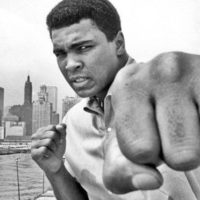 Muhammed Ali'nin şampiyonluk kemeri açık artırmaya çıkarıldı