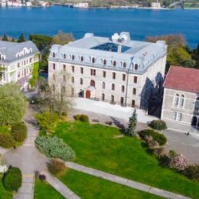Boğaziçi Üniversitesi Mezunlar Derneği lokalinde alkol satışı yasaklandı