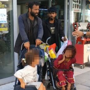 Bursa'da çocuklarını zorla dilendiren kişilerin minibüsü ve evi olduğu ortaya çıktı