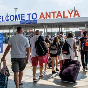 Türkiye yılın ilk yarısında 16,3 milyon yabancıyı ağırladı