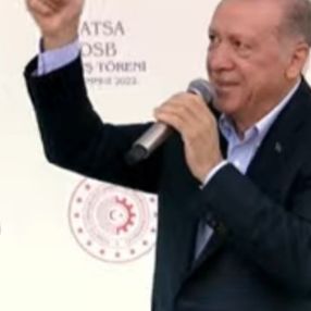 Cumhurbaşkanı Erdoğan, Ordu'da açılan 6'lı masa pankartına dikkat çekti
