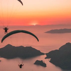 Fethiye’den havalandı, 6,5 saatte Konyaaltı sahiline indi