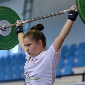Lösemiyi yenen Ceren, halterde Avrupa Şampiyonu oldu
