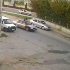 Karaman'da üzerine aracını sürdüğü kadını, 300 metre sürükledi