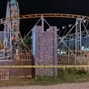 Giresun'da bir lunaparkta eğlence treni raydan çıktı