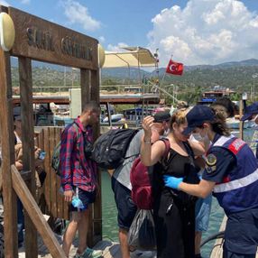 Kekova Adası'nda 20 göçmen daha yakalandı