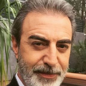 Ünlü oyuncu Süreyya Gürsel Evren, 3'ncü kattan düştü