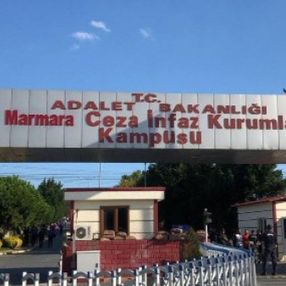 İsmi değişen Silivri Cezaevi'nin yeni tabelası takıldı