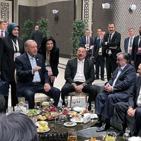 Cumhurbaşkanı Erdoğan, Özbekistan'da liderlerle bir araya geldi