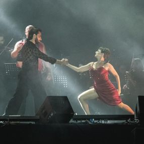 Canan Ergüder'den tango şov