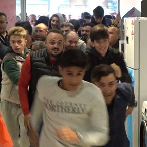 Kırıkkale’de ucuz İPhone izdihamı