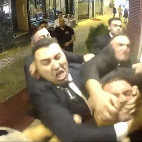 Ortaköy'de 3 kişiyi döven güvenlik görevlileri yakalandı: 1’i tutuklandı