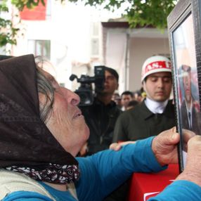 Afyonkarahisarlı şehit Muhammed Arı'nın annesi hayatını kaybetti