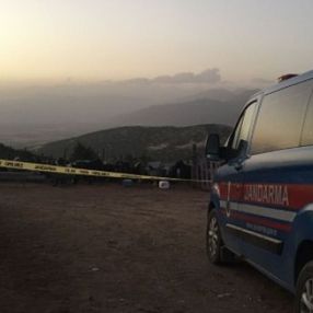 Isparta'da kadın cinayeti: Eşini çocuklarının gözü önünde vurarak öldürdü