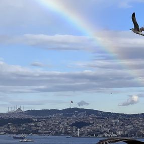İstanbul'da yağış sonrası gökkuşağı