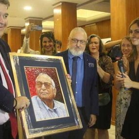 Usta romancı Yaşar Kemal’in eserleri mozaiklere yansıdı