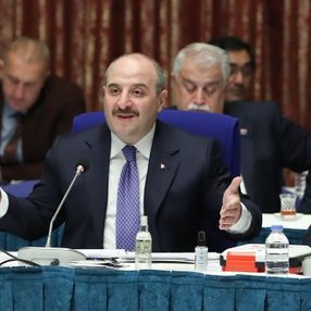 Mustafa Varank'tan 'Savunma sanayiine daha az yatırım yapılmalı' diyen Garo Paylan'a cevap