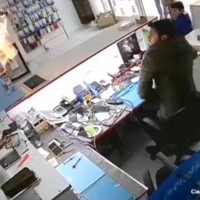 Kahramanmaraş'ta cep telefonu bomba gibi patladı