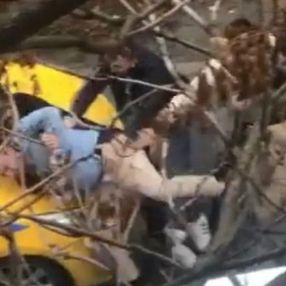 Esenler'de taksi ile otomobil sürücüsünün yol verme kavgası