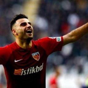 Deniz Türüç'ün tercihi Galatasaray