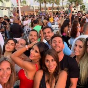 Messi ve arkadaşları Ibiza'da tatilde