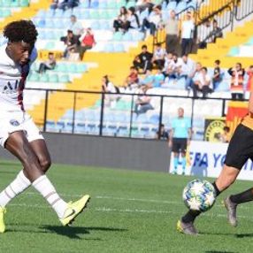 Galatasaray U19 takımı PSG'ye farklı yenildi